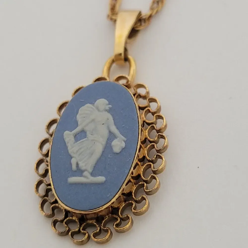 Vintage Pedant Necklace Cameo Fairy Winged Muse Wedgewood‎ Blue 18